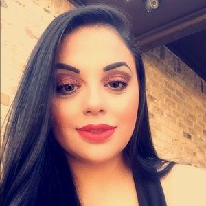 Meet your Posher, Mayra